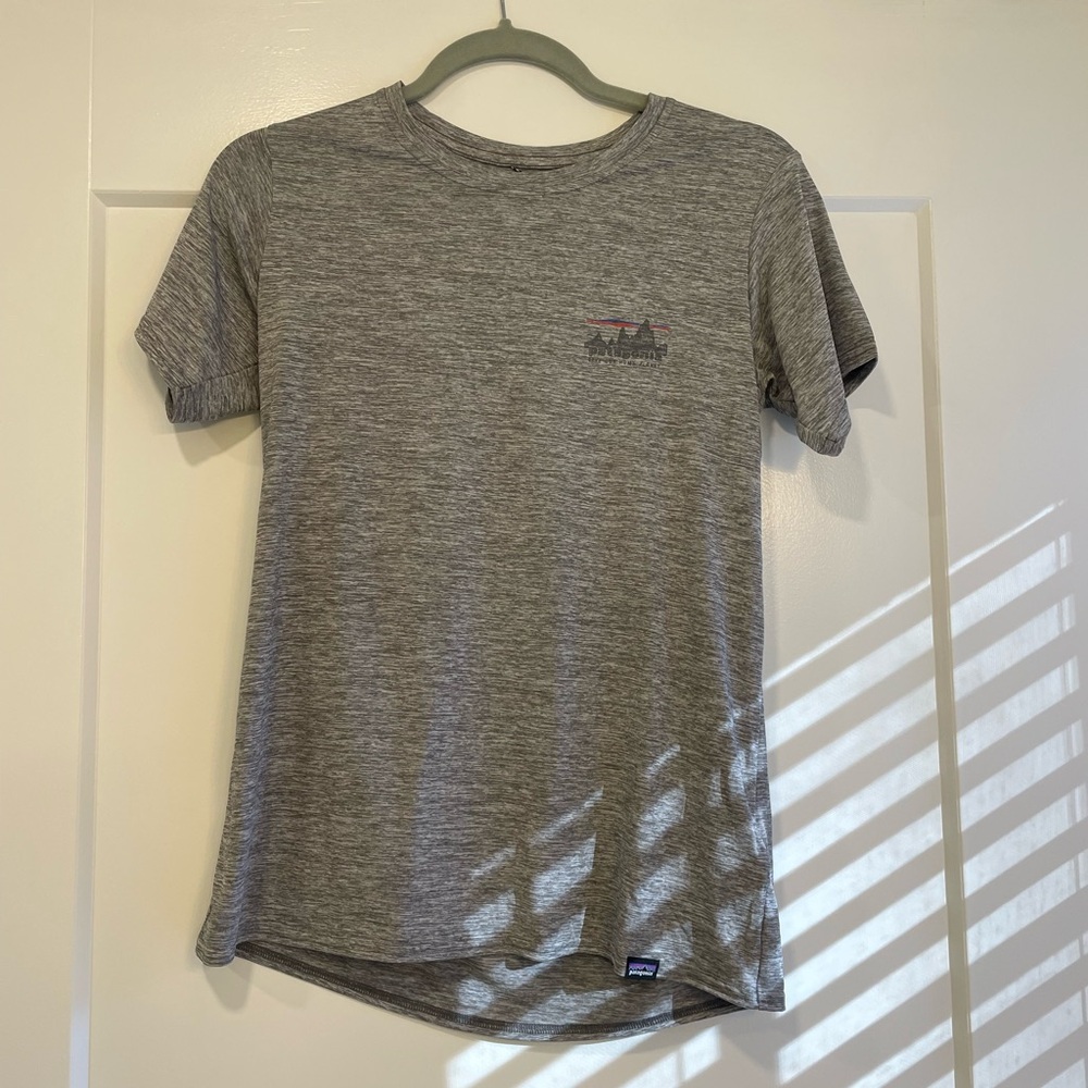 NWT Patagonia Capilene Cool Daily Graphic shirt women’s small